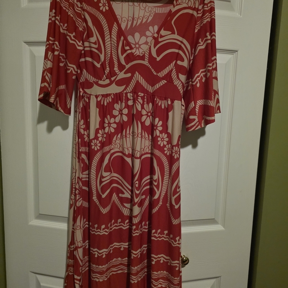 Red and Cream Midi Dress - Picture 5 of 6